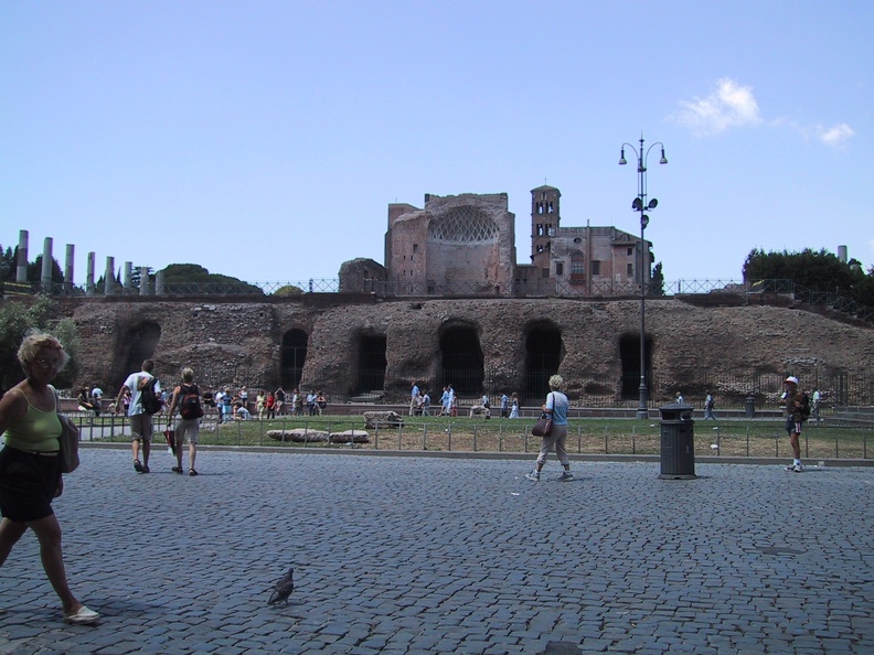 Ruins next to Coloseum.JPG